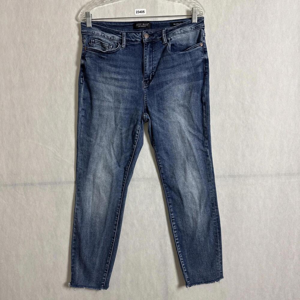 Judy Blue Women's Size 11/30 Blue Stretch Distressed Denim Relaxed Fit Jeans